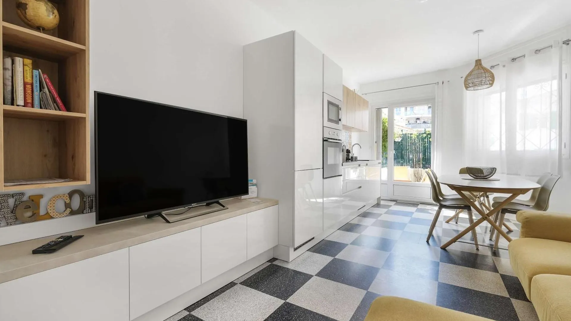 A027 - Appartement Moderne - Pres De La Plage Antibes Apartment