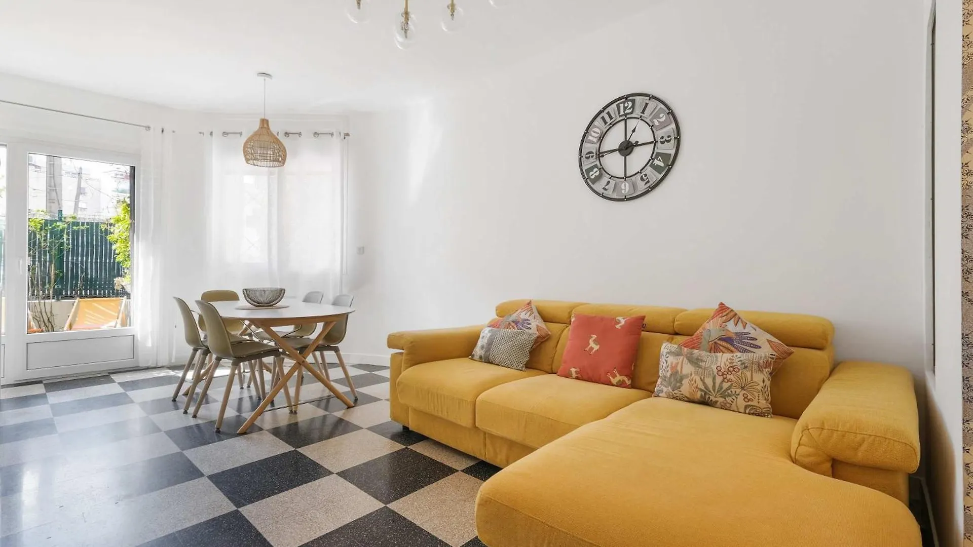 A027 - Appartement Moderne - Pres De La Plage Antibes
