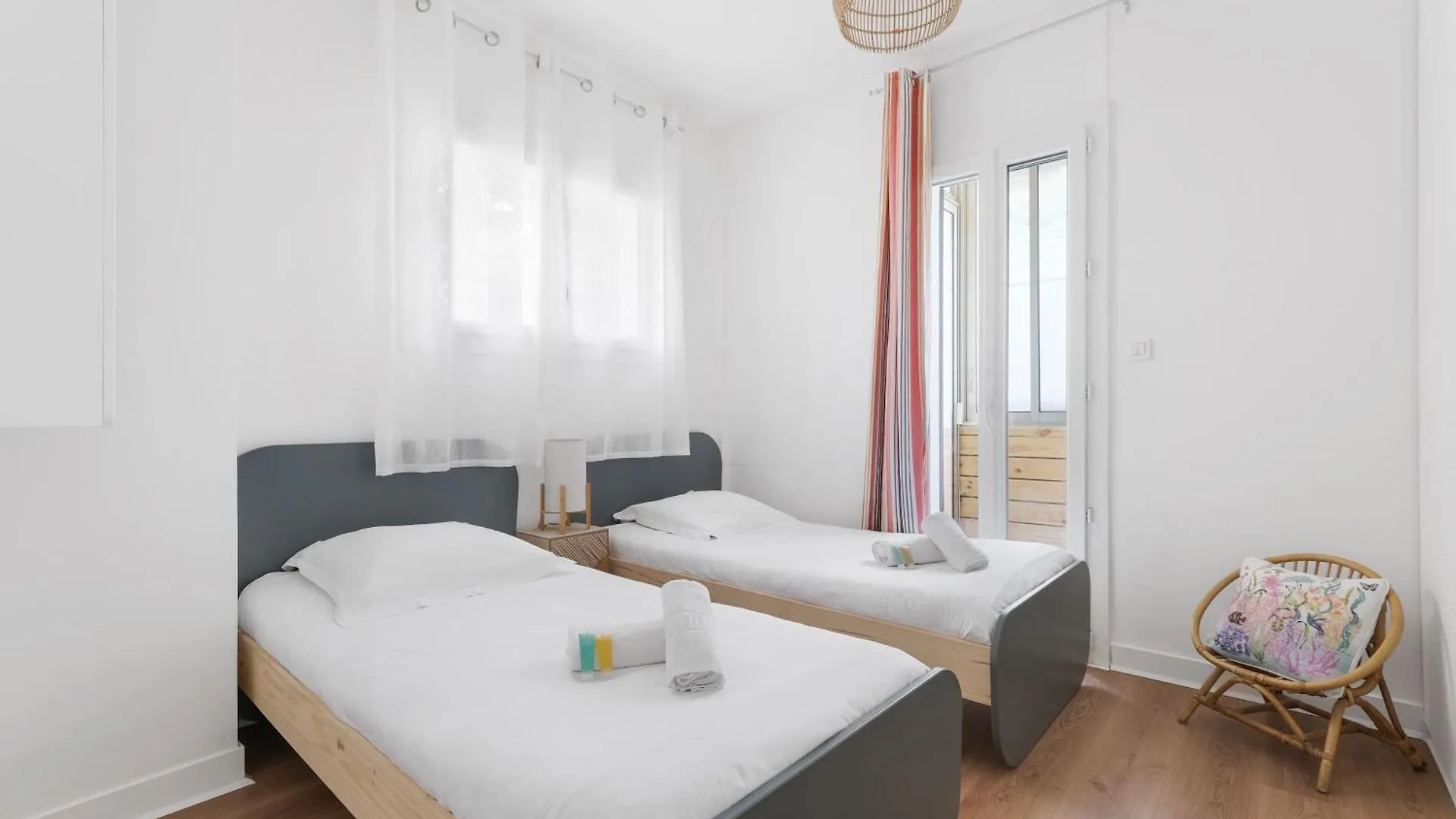 A027 - Appartement Moderne - Pres De La Plage Antibes France